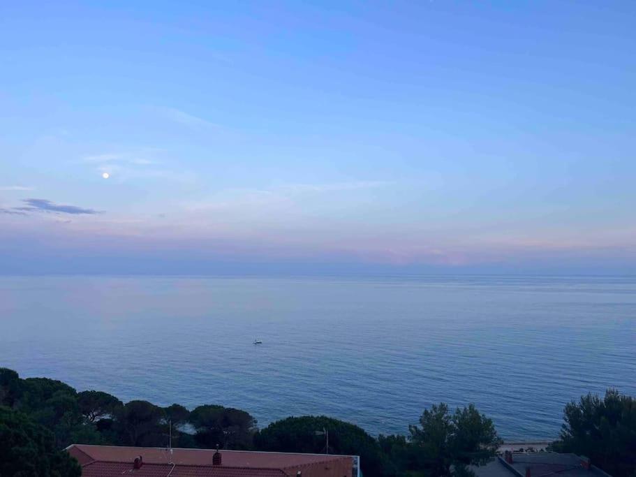 Silenzio E Relax Fronte Mare A Varazze Extérieur photo