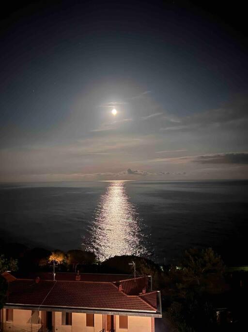 Silenzio E Relax Fronte Mare A Varazze Extérieur photo